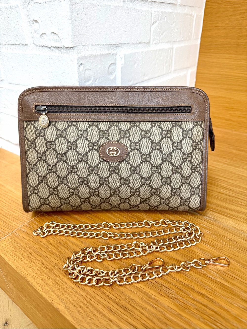 Gucci Authentic Vintage GG Supreme Clutch
